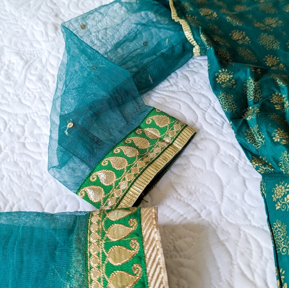 Junaid Jamshed J. Girls' 3 Piece Pakistani Dress Kameez Trouser, 4T - Picture 5 of 9